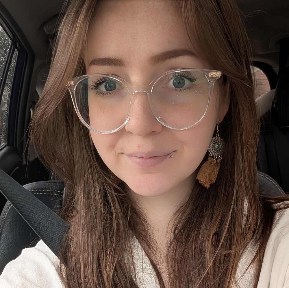 Meet your Posher, Angela